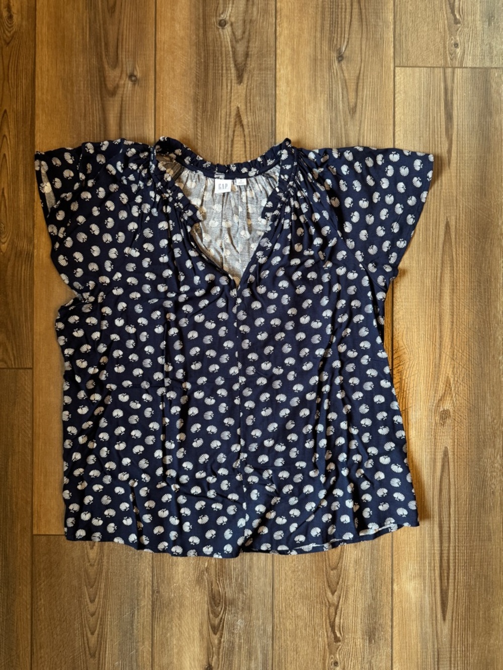 GAP Navy and Cream Dot Print Flutter Sleeve Top